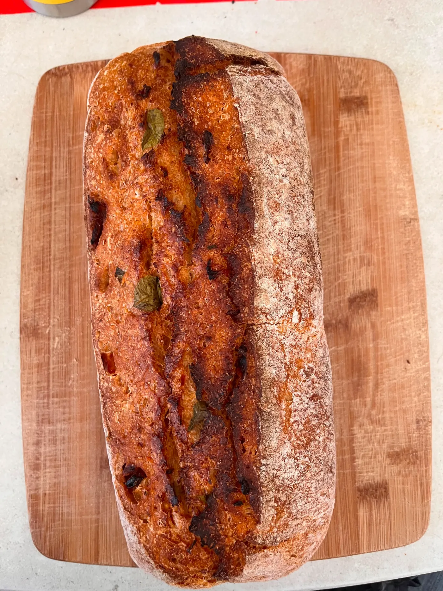 Hogaza Jitomate deshidratado albahaca
